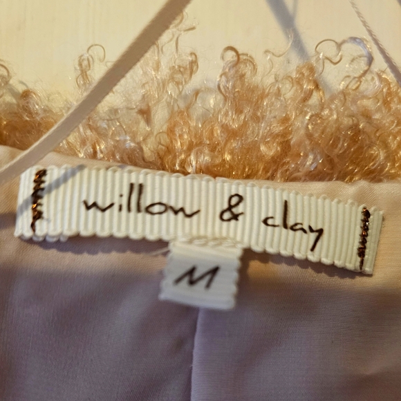 Willow and Clay pink shaggy faux fur jacket. Size M, the photos do it no justice - Picture 6 of 8